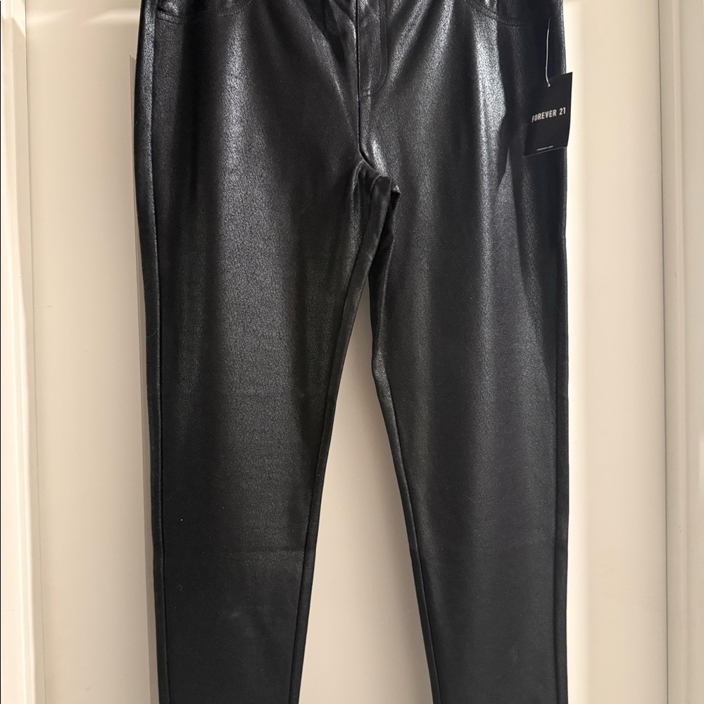 Forever 21 leggings New With Tags size L